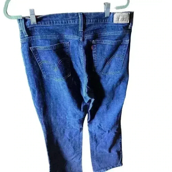 Levi Size14 medium 550 relaxed bootcut jeans. Like new condition. - Picture 3 of 14